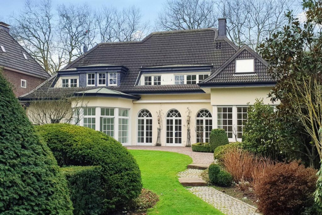 Wohnen am Bunten Garten - charmante Landhausvilla in Mönchengladbach