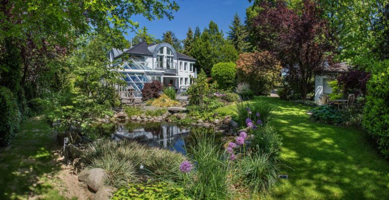 Exklusive Architekten-Villa auf traumhaftem Gartengrundstück vor den Toren Düsseldorfs