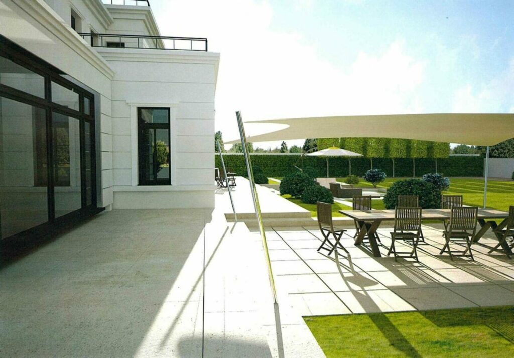 Villa im geschlossenen Rohbau-Zustand in Meerbusch-Büderich