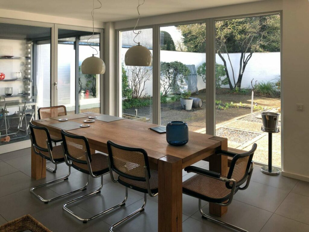 Sanierter Atrium – Bungalow im Dichterviertel von Düsseldorf