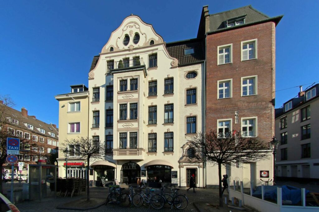 Luxus-Wohnung mit Rheinblick am Düsseldorfer Burgplatz
