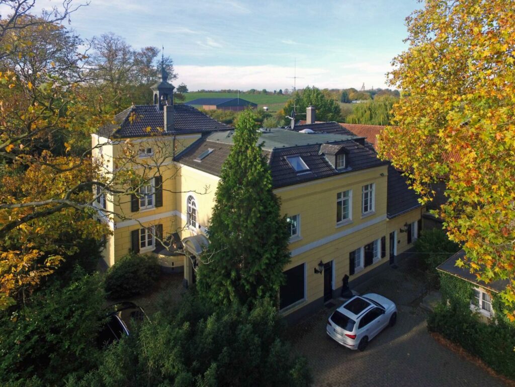 Haus Erprath - historisches Anwesen auf weitläufigem Grundstück in Tönisberg bei Kempen