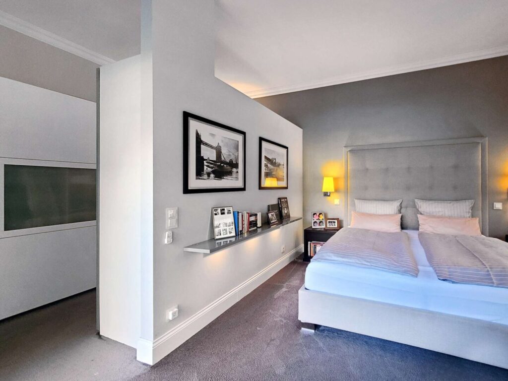 Masterschlafzimmer mit Ankleide