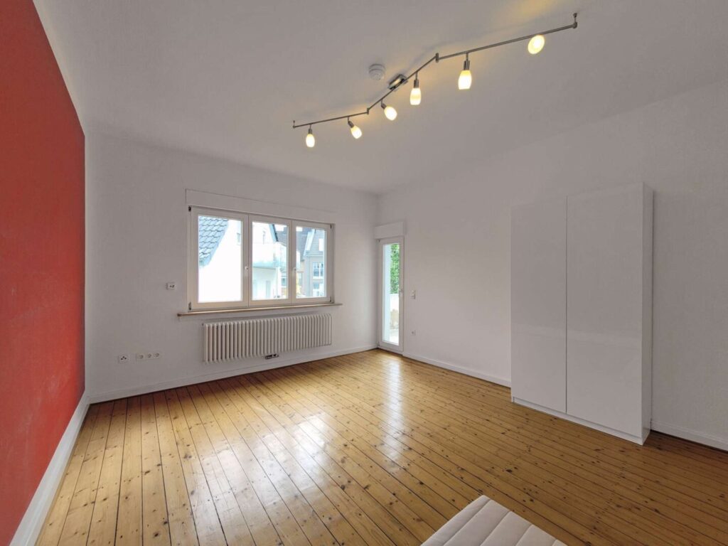 Kinderzimmer mit Balkonzugang