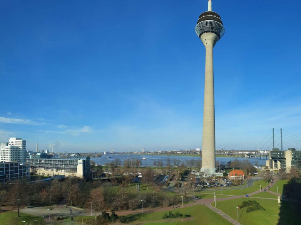 Panoramablick auf den Medienhafen