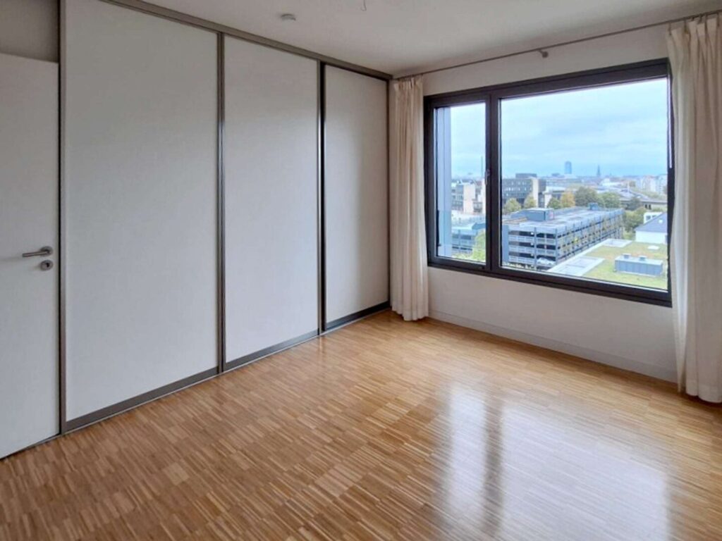 Schlafzimmer mit Einbauten