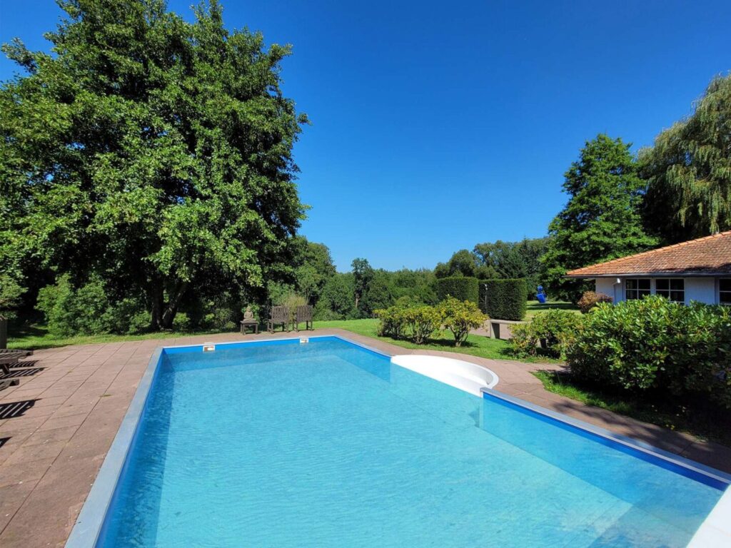 Außenschwimmbad