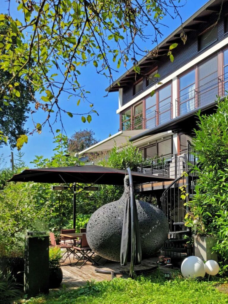 Hausansicht / Terrasse