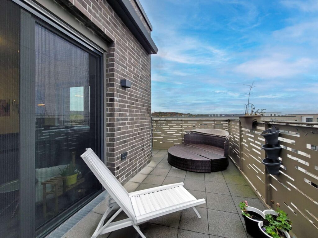 großer Balkon