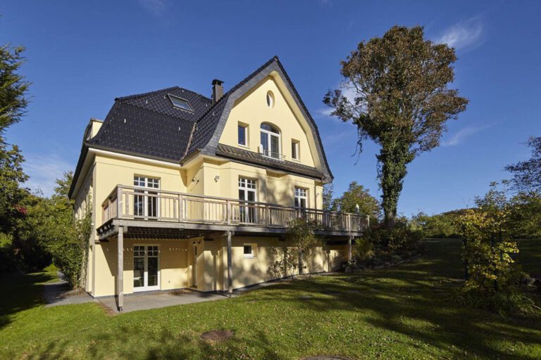 Villa mit Gästehaus in Mettmann