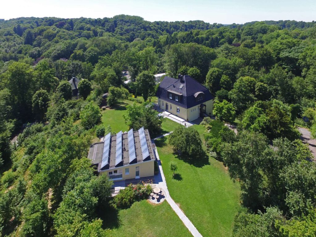 Villa mit Gästehaus in Mettmann