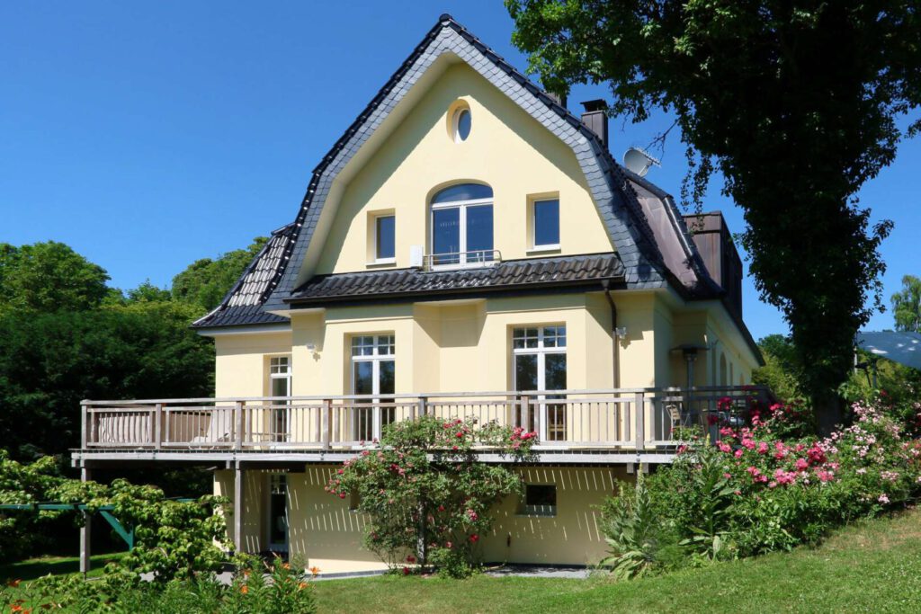 Villa mit Gästehaus in Mettmann