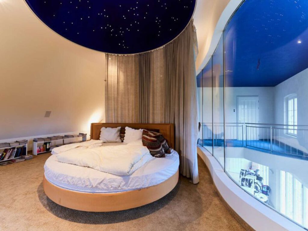 Gästezimmer in der Schwimmhalle