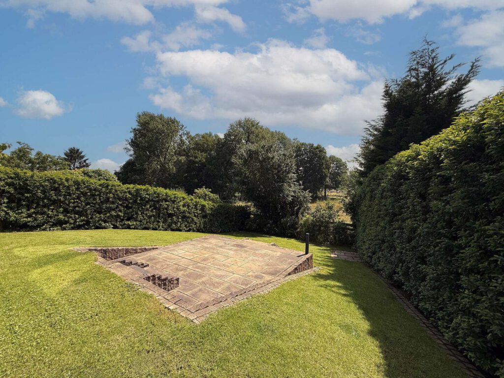 Garten mit Plateau