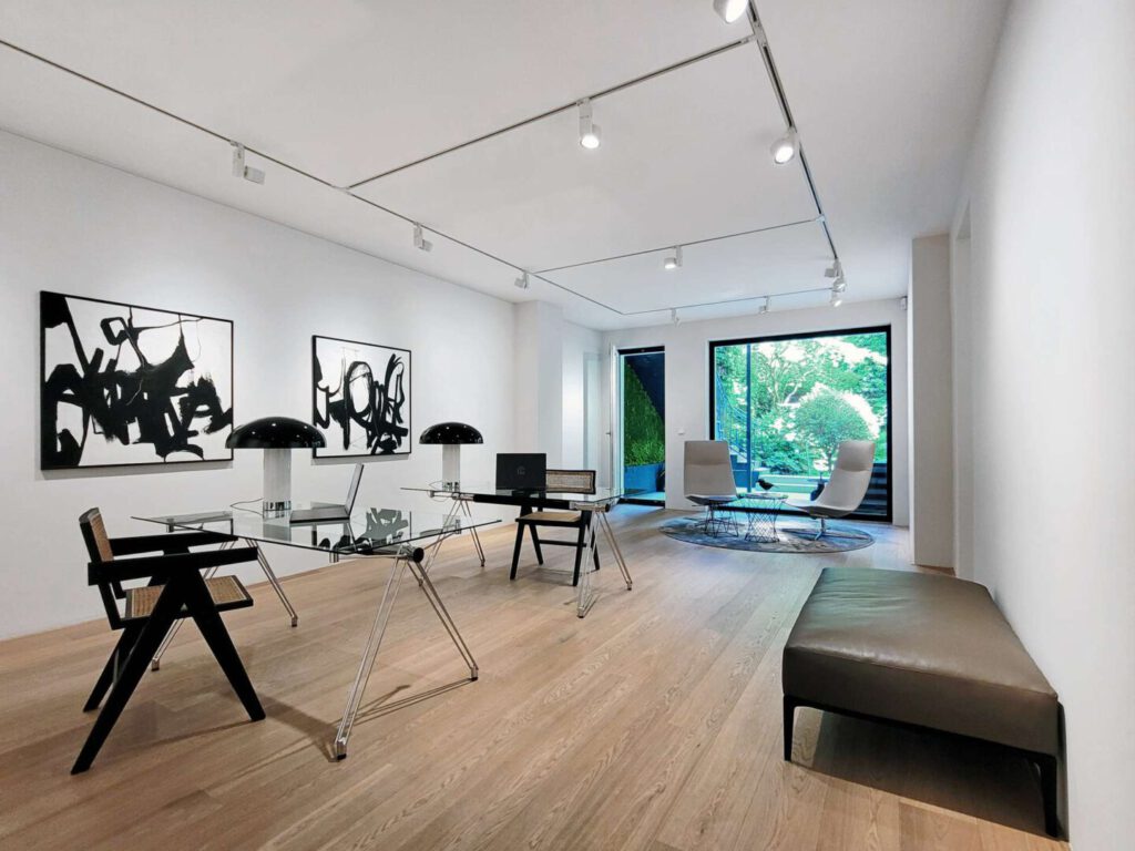 großes Arbeitszimmer