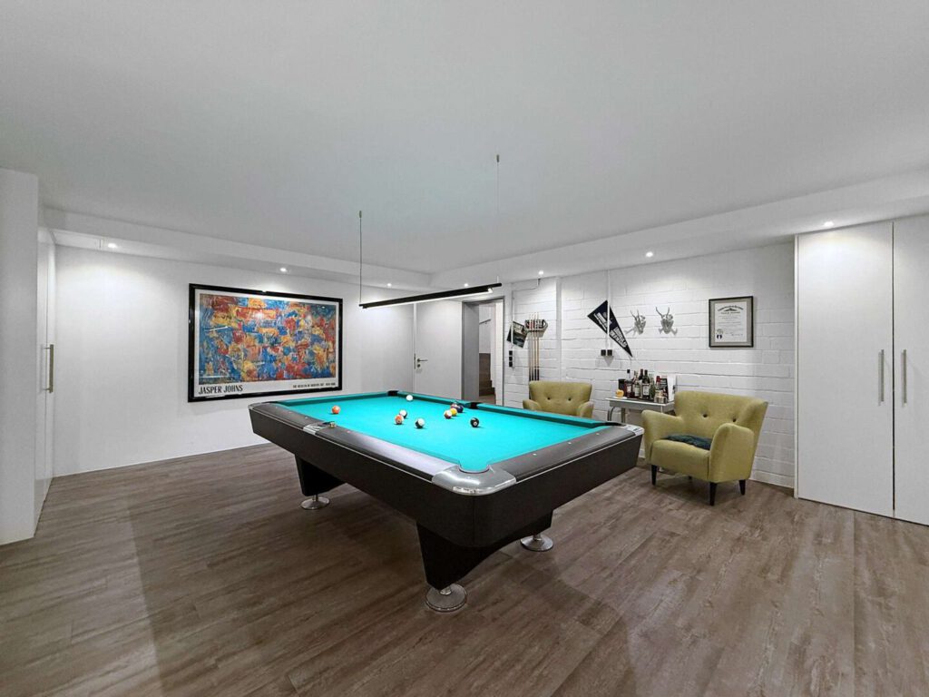 Billardzimmer im UG