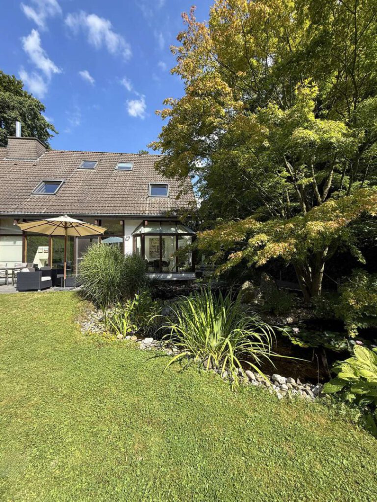 alteingewachsenes Grundstück