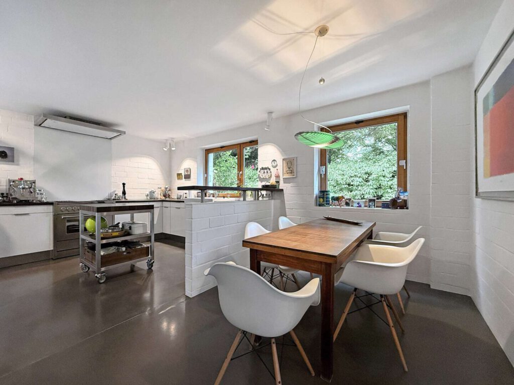 Küche mit Essbereich