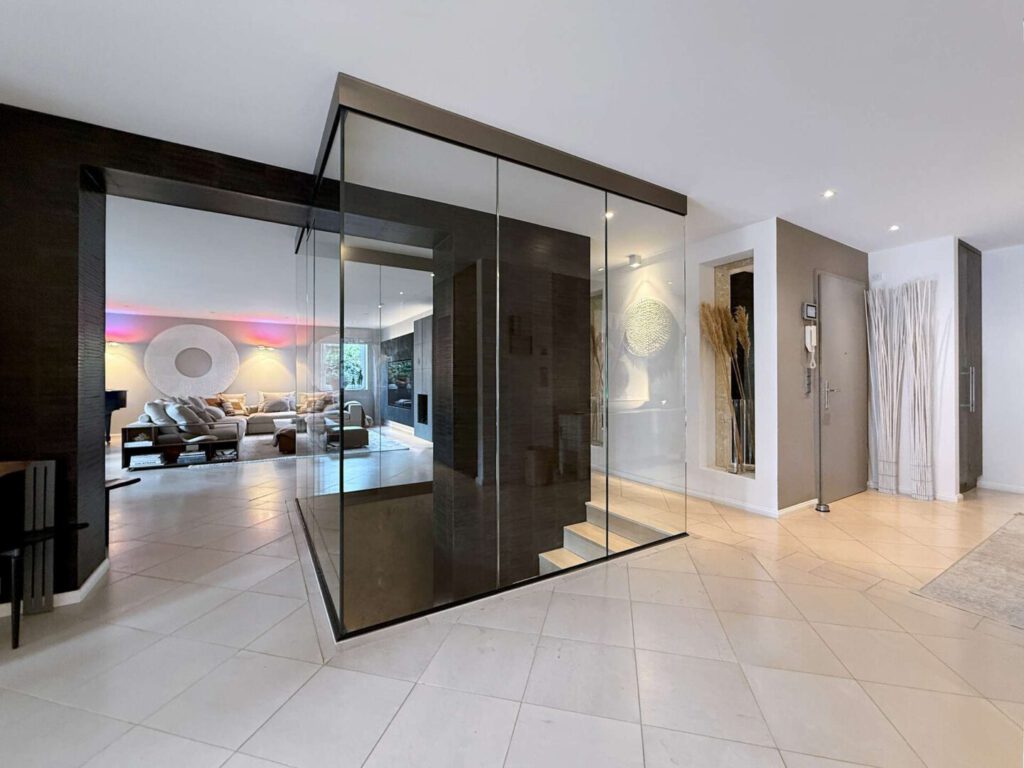 Hauptwohnung: Eingangsbereich (links)