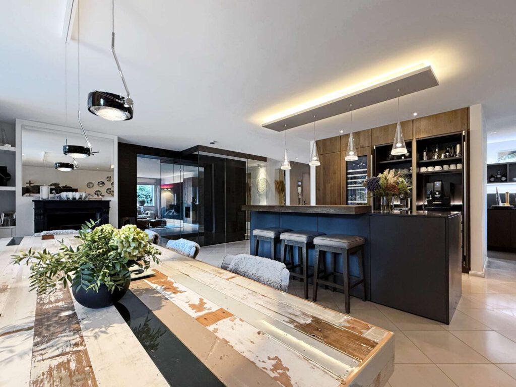 Küche mit Essbereich