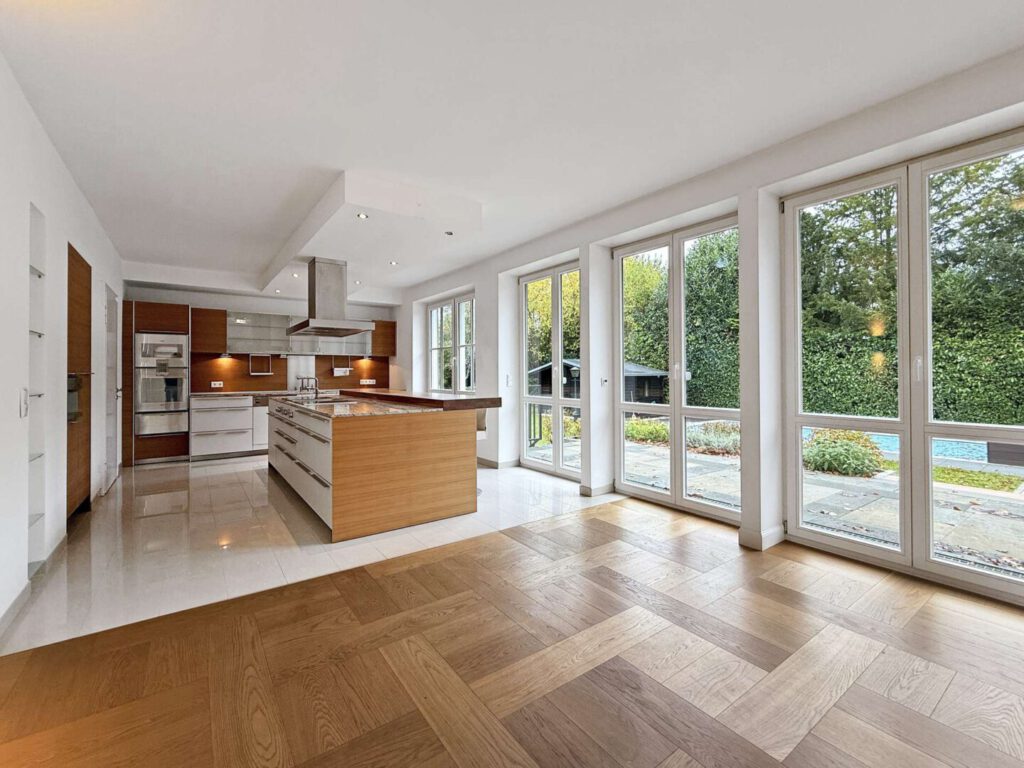 Küche mit Essbereich