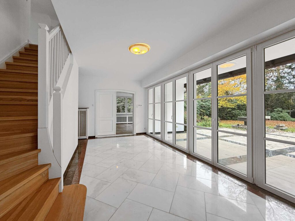 Diele mit Treppenaufgang