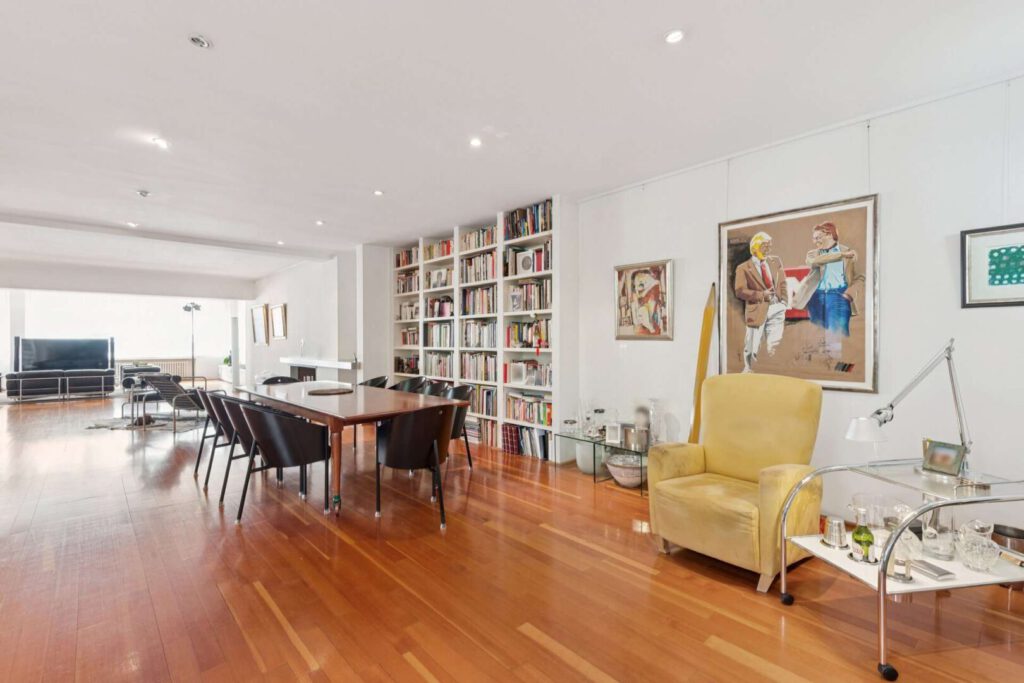 Lese- und Essbereich