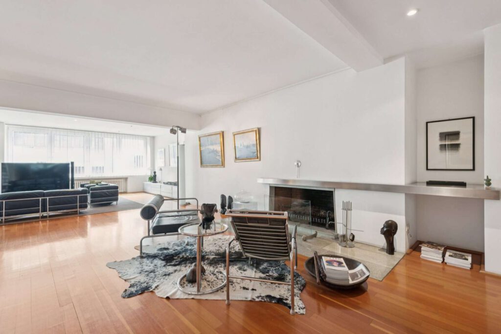 Wohnbereich mit Kamin