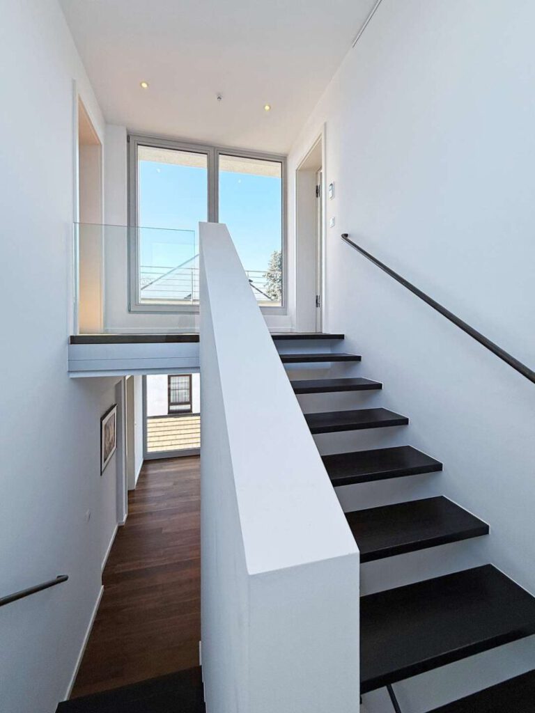 Treppenaufgang ins 2. OG