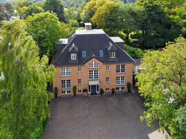 Mehrfamilienhaus in Düsseldorf - Hubbelrath