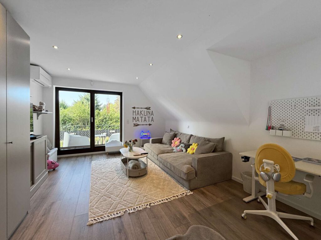 Kinderzimmer mit Terrasse