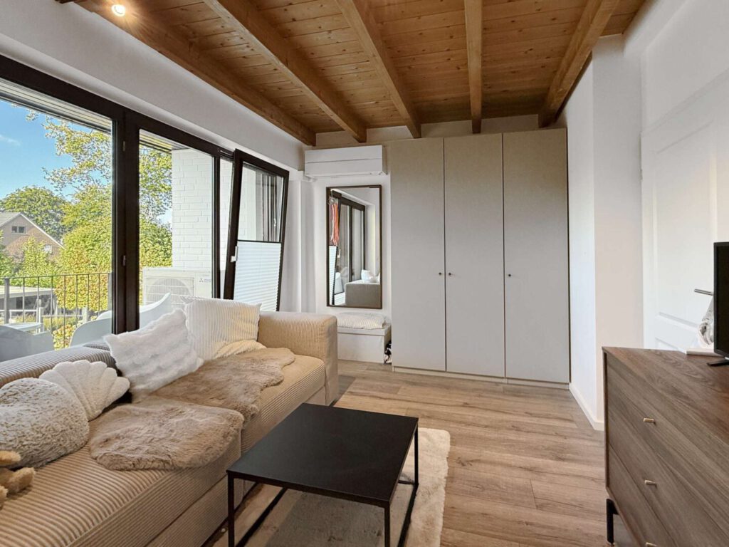 Kinderzimmer mit Terrasse