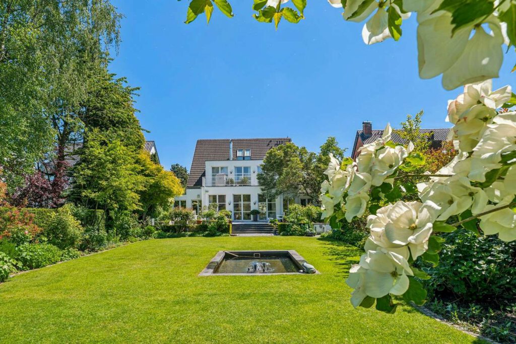 Villa in Düsseldorf - Niederkassel