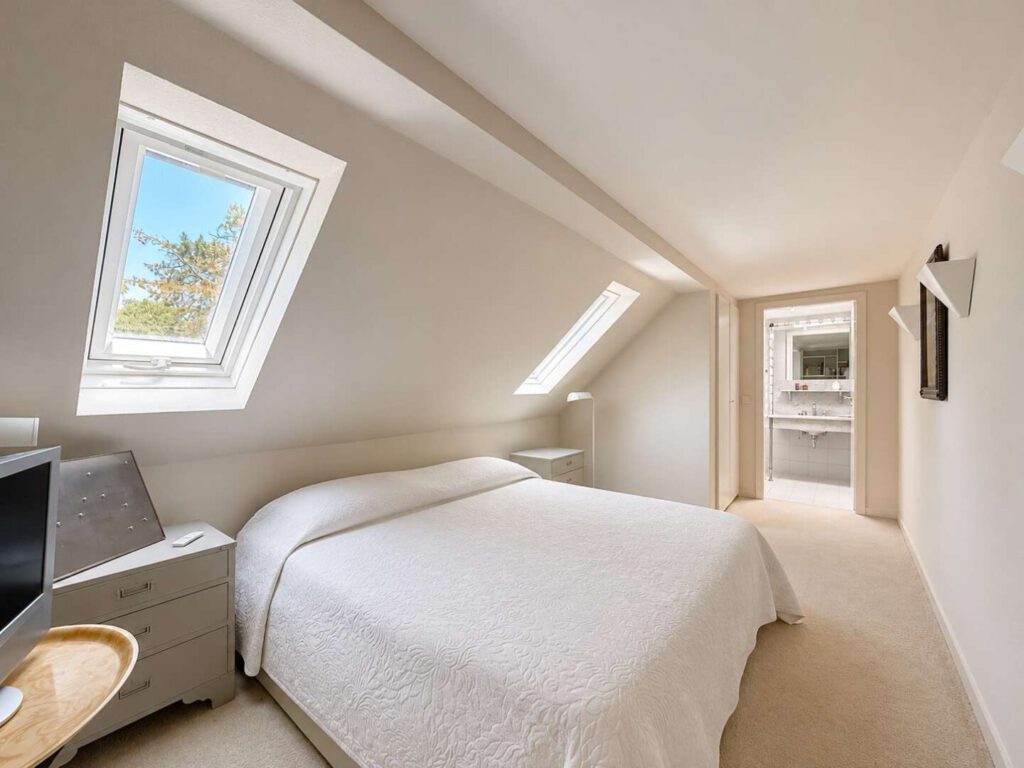 Zimmer im Spitzboden mit Bad en Suite
