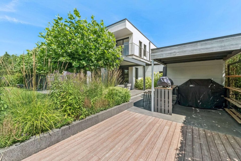 Terrasse mit Grillplatz