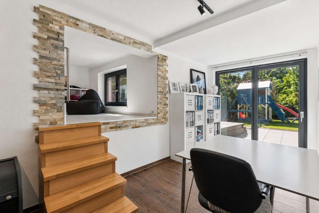 Einliegerwohnung mit Schlafpodest