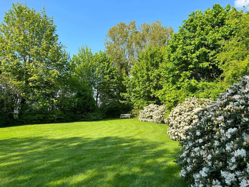 parkähnlicher Garten