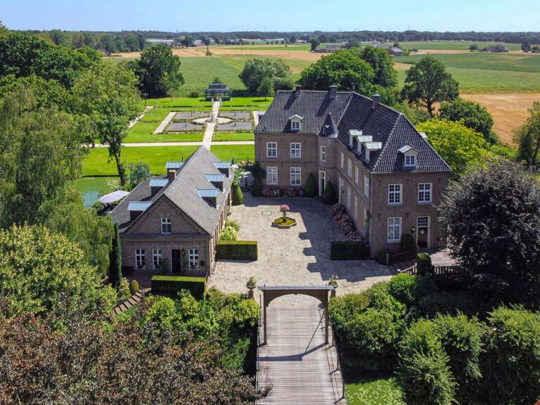 Haus Hardenberg - Historische Wasserburg in NRW